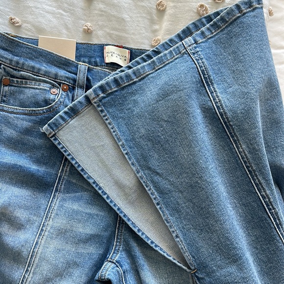 Alice + Olivia Timothee Wide Leg Jeans with Slit at Hem, Size 26 fits like 27 - Picture 4 of 5
